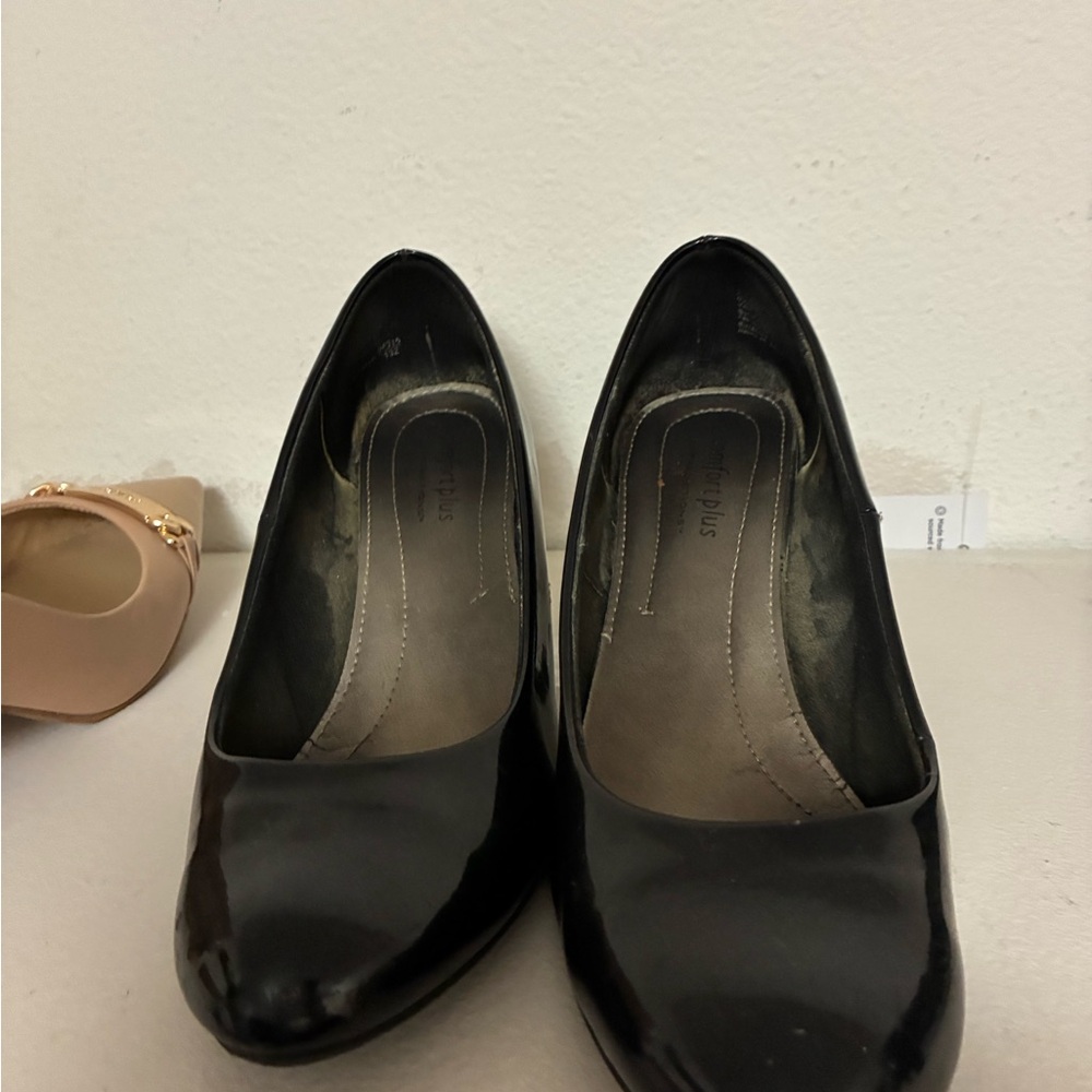 Stylish Black Pumps